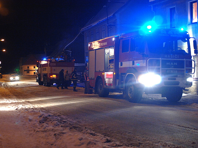 Pozar vozu fiat v perninku 2010 001