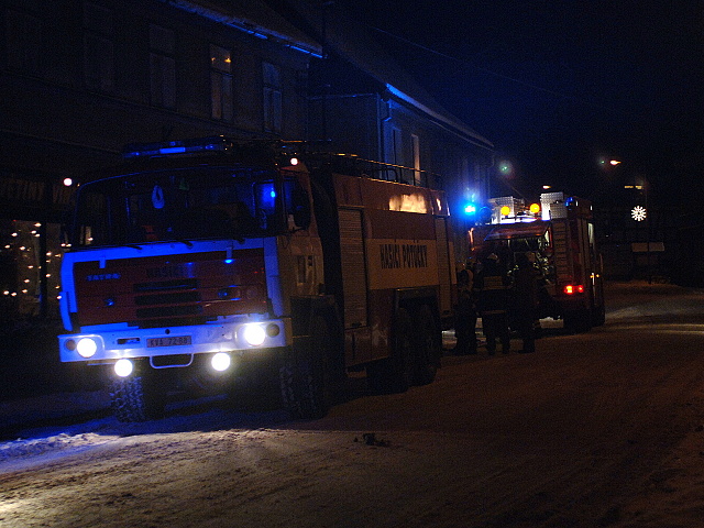 Pozar vozu fiat v perninku 2010 005